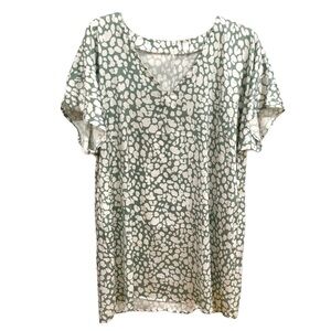 Nwt Leopard Silk feel Short Sleeve Dress Size Small from Boutique